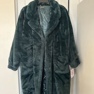 NWT Luxurious Green Faux Fur Coat